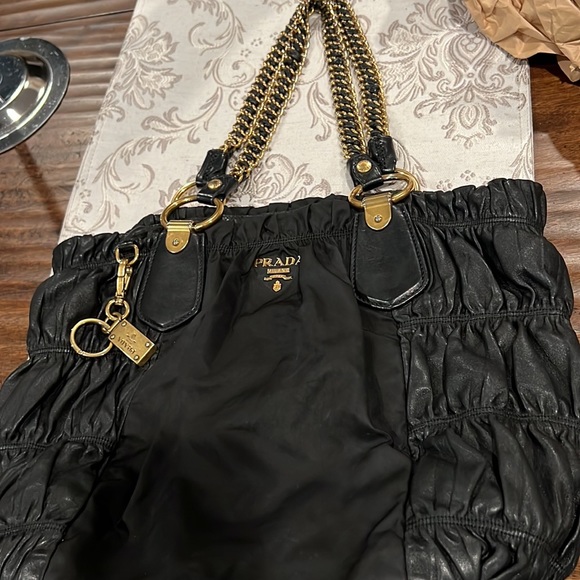 Prada black nylon and leather with gold hardware medium - Picture 4 of 12